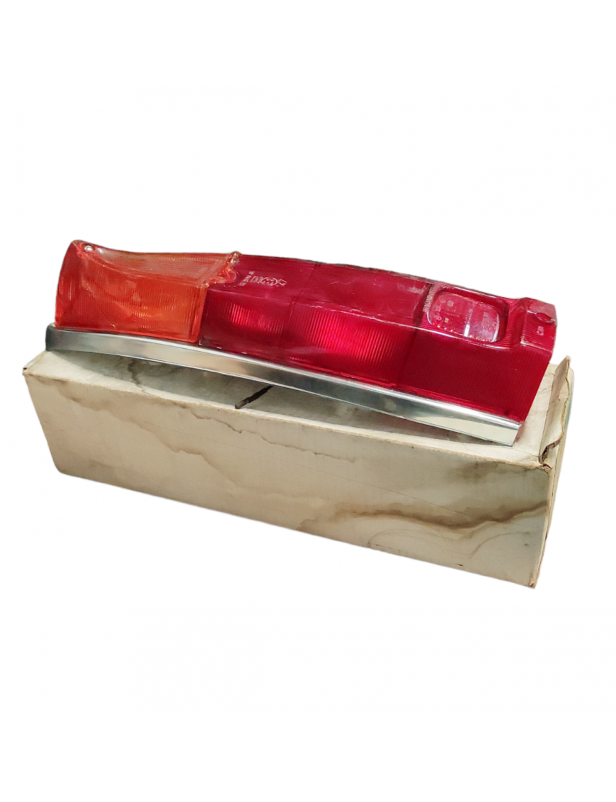 PEUGEOT 404 Break / Familiale - Rear tail light CIM 005 - NOS