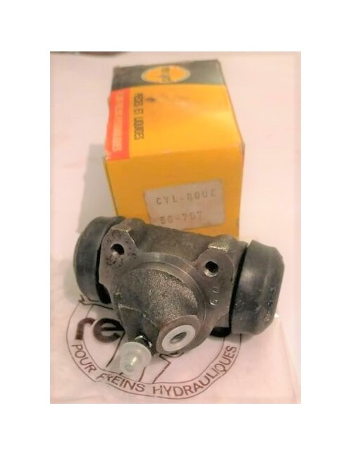 RENAULT ESTAFETTE from 1972 to 1976 - Front Left Brake cylinder 22mm - NOS