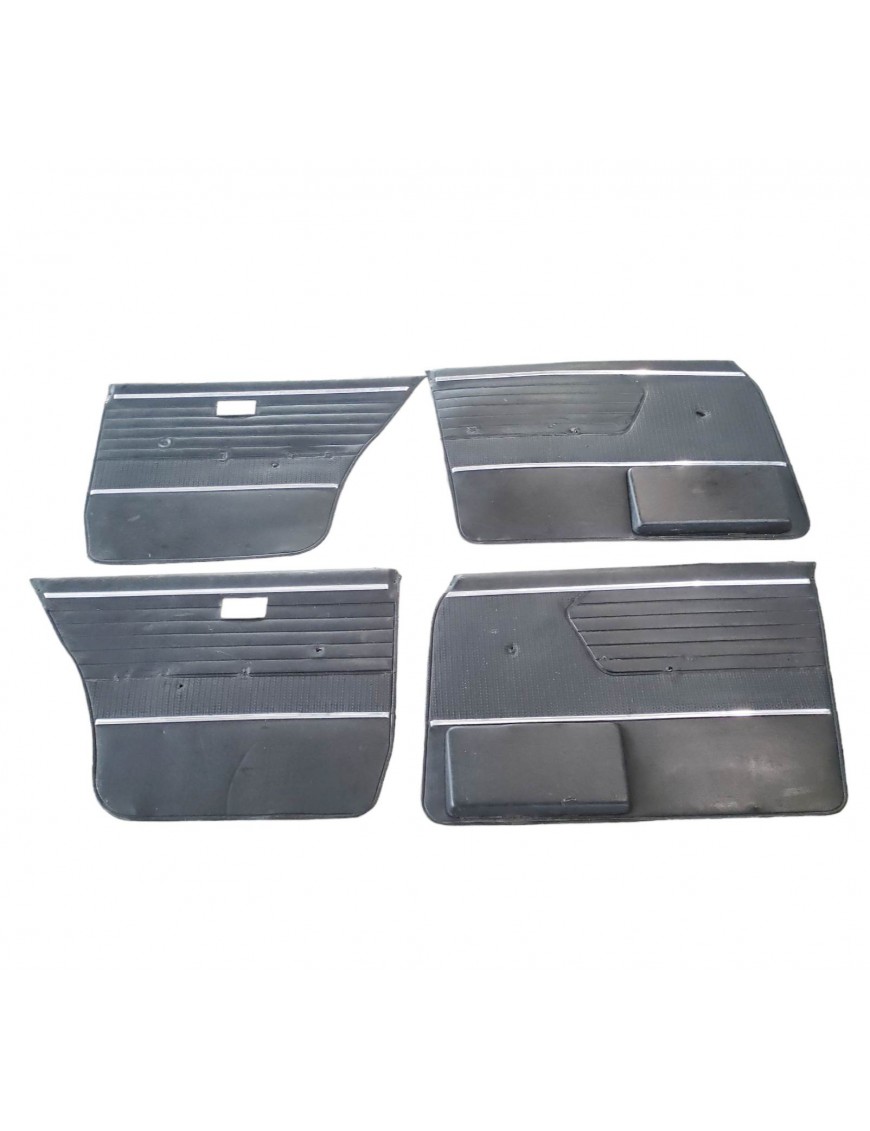 BMW e3 - Lot de 4 panneaux / garnitures de portes - skai noir - OCCASION