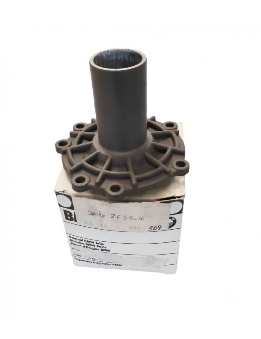 BMW e30 / e28 - M10 - 23111224509 - Guide socket for gearbox ZF S5-16 - NOS