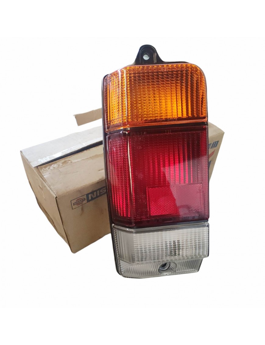 DATSUN BLUEBIRD touring 910 - IKI 4332 - Rear Left taillight - NOS