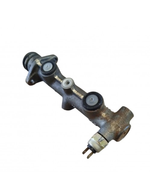 VW PASSAT B2 / TRANSPORTEUR T3 / SANTANA - 251611021F - Maître cylindre 20.6mm