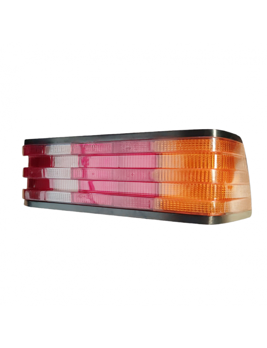 MERCEDES W201 / 190  de 01/1983 à 05/1993 - Rear Right headlight cover - NEW